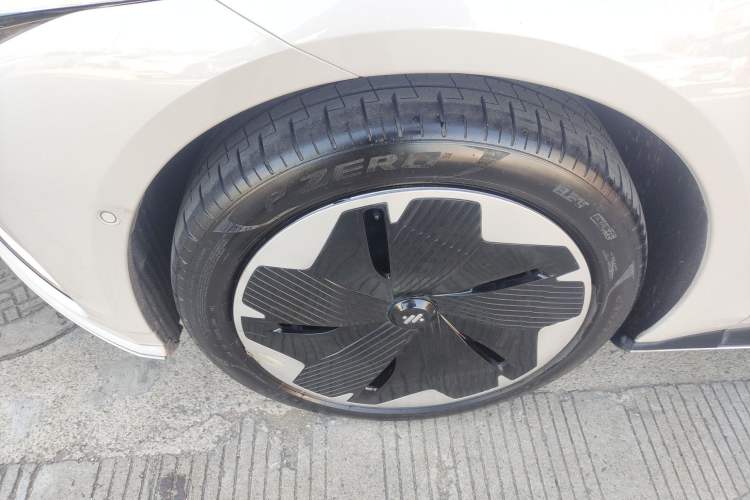 Used IM L7 2022 Dynamic Model Left Front Wheel Hub