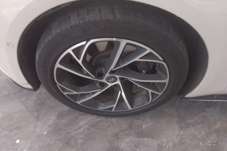 Used IM L7 2022 Dynamic Model Left Front Wheel Hub