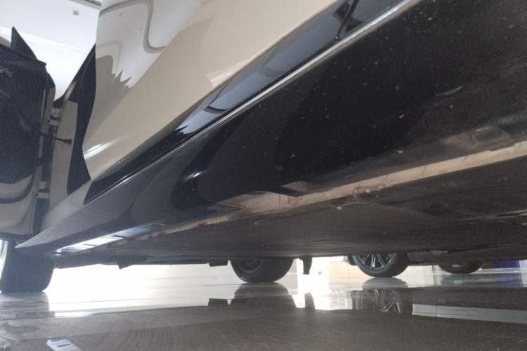 Used IM L7 2022 Dynamic Model Left Side Sill