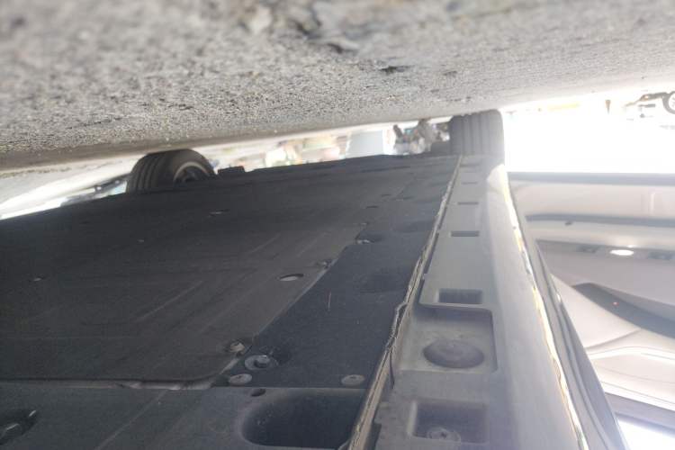 Used IM L7 2022 Dynamic Model Left Side Sill