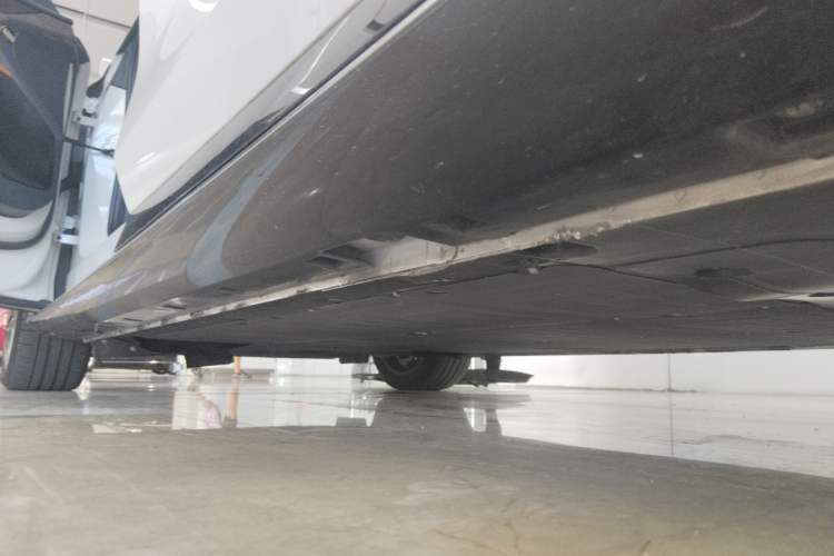 Used IM L7 2022 Dynamic Model Left Side Sill