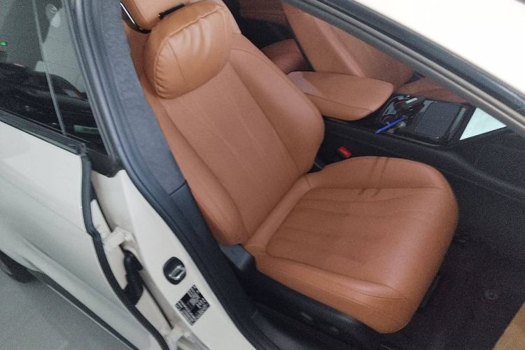 Used IM L7 2022 Dynamic Model Right Front Seat