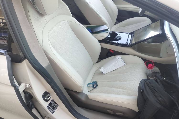 Used IM L7 2022 Dynamic Model Right Front Seat