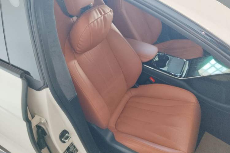 Used IM L7 2022 Dynamic Model Right Front Seat