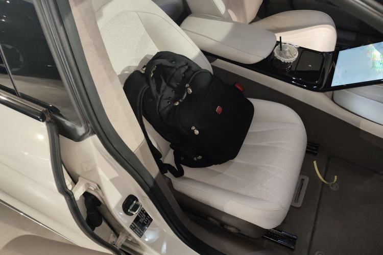 Used IM L7 2022 Dynamic Model Right Front Seat