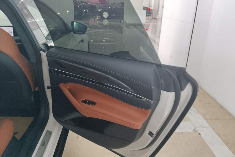 Used IM L7 2022 Dynamic Model Right Rear Door Interior