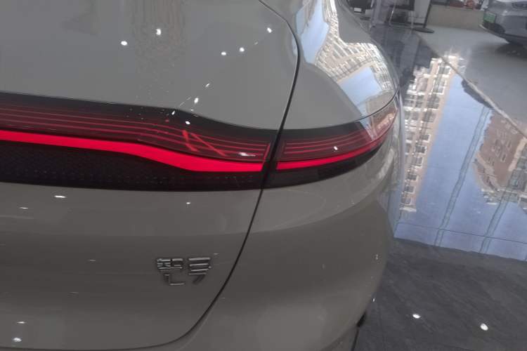 Used IM L7 2022 Dynamic Model Right Rear Taillight