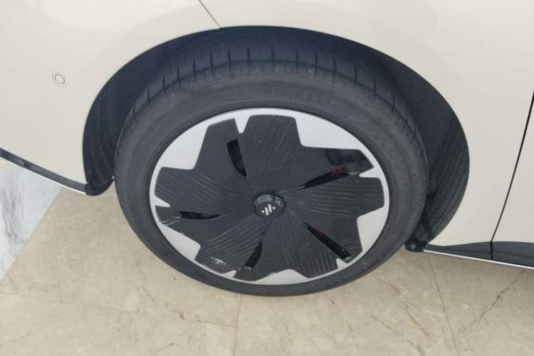 Used IM L7 2022 Dynamic Model Right Rear Wheel Hub