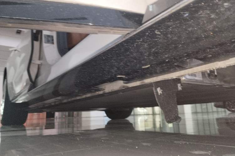 Used IM L7 2022 Dynamic Model Right Side Sill