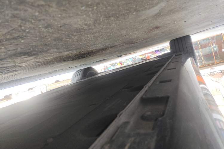 Used IM L7 2022 Dynamic Model Right Side Sill