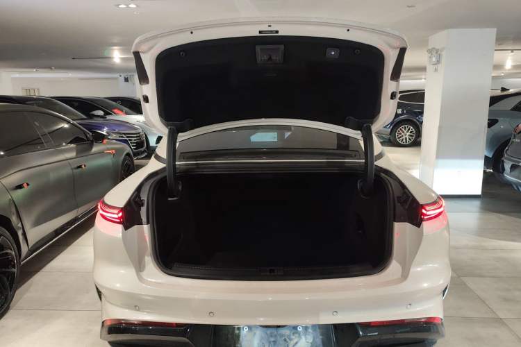 Used IM L7 2022 Dynamic Model Trunk