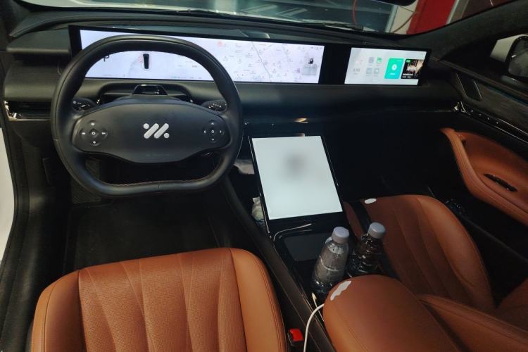 Used IM L7 2022 Dynamic Model Center Console