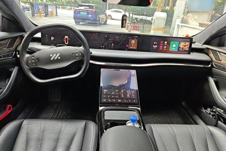 Used IM L7 2022 Dynamic Model Center Console