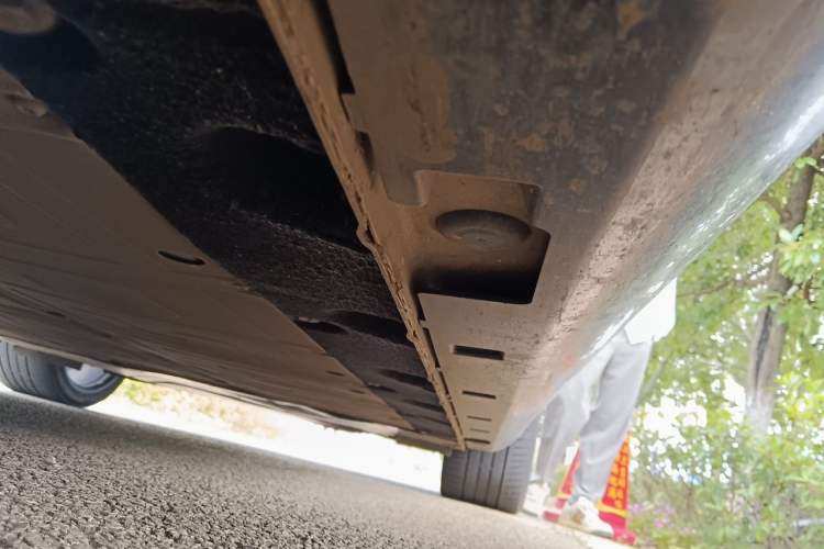 Used IM L7 2022 Dynamic Model Chassis Front Left