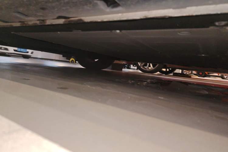Used IM L7 2022 Dynamic Model Chassis Rear Left