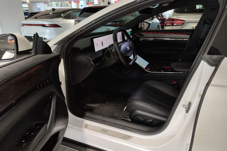 Used IM L7 2022 Dynamic Model Driver Seat