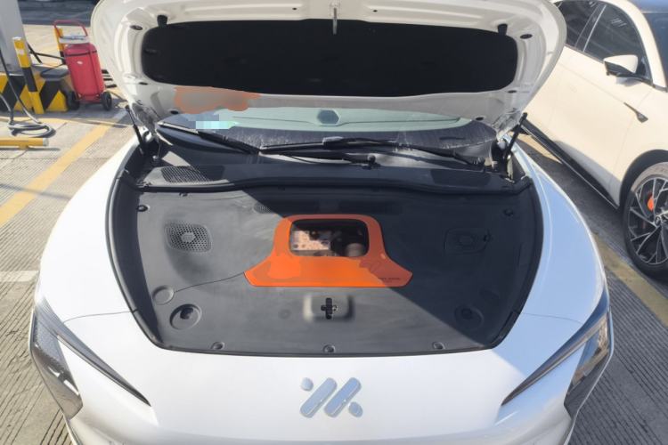 Used IM L7 2022 Dynamic Model Engine Bay