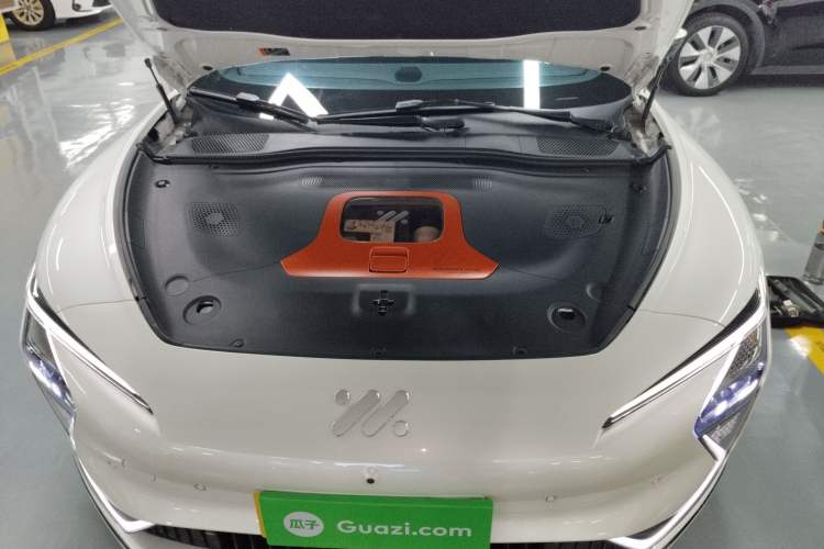Used IM L7 2022 Pro Model Engine Bay
