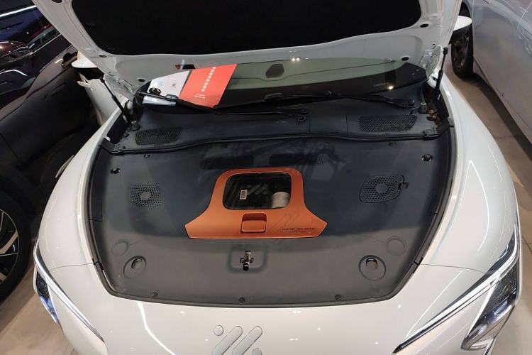 Used IM L7 2022 Pro Model Engine Bay