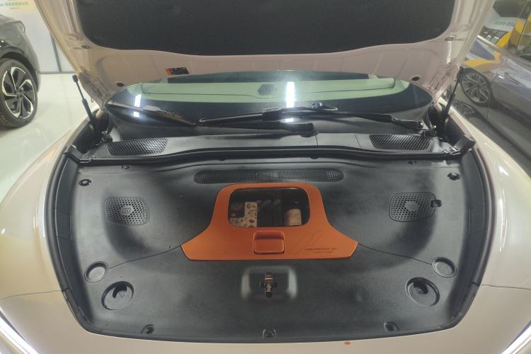 Used IM L7 2022 Pro Model Engine Bay
