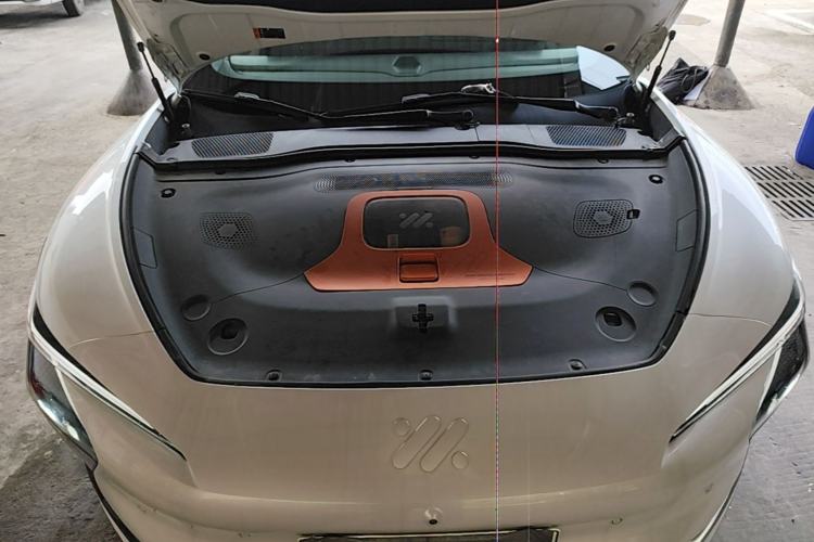 Used IM L7 2022 Pro Model Engine Bay