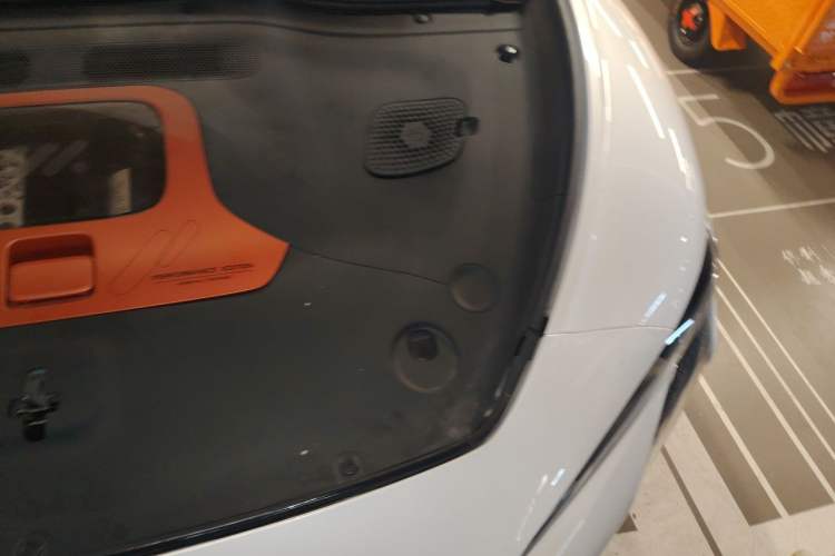 Used IM L7 2022 Dynamic Model Engine Bay Left