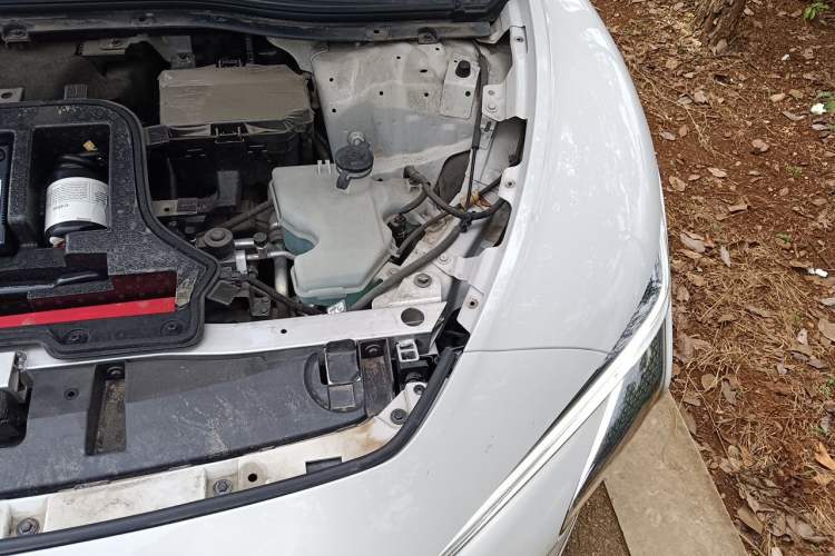 Used IM L7 2022 Dynamic Model Engine Bay Left