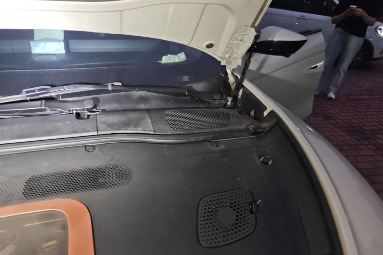 Used IM L7 2022 Dynamic Model Engine Bay Left