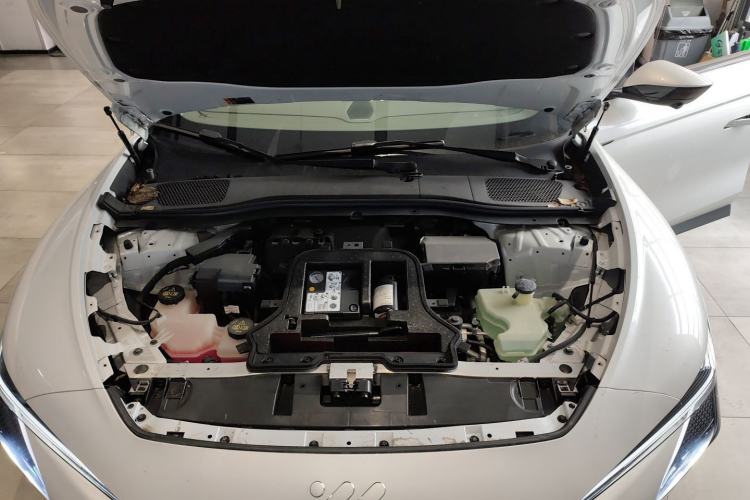 Used IM L7 2022 Dynamic Model Engine Bay