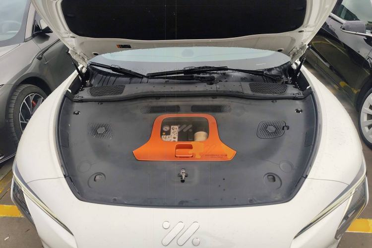Used IM L7 2022 Dynamic Model Engine Bay