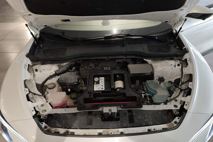 Used IM L7 2022 Dynamic Model Engine Bay