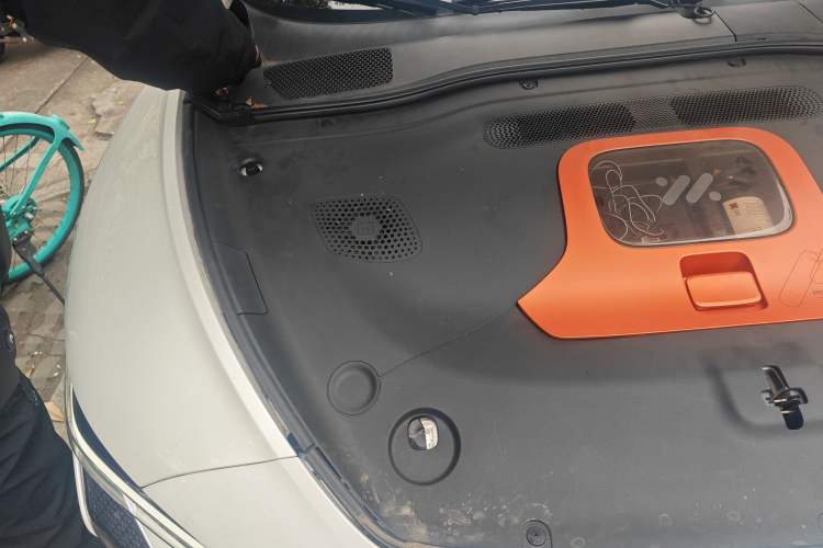 Used IM L7 2022 Dynamic Model Engine Bay Right