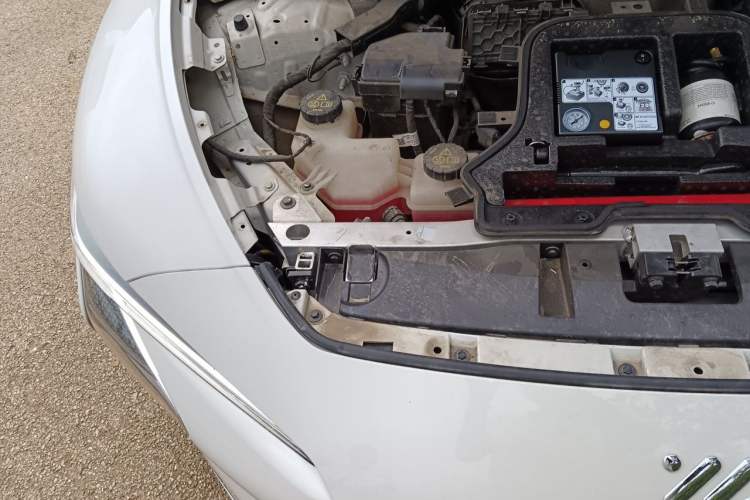 Used IM L7 2022 Dynamic Model Engine Bay Right