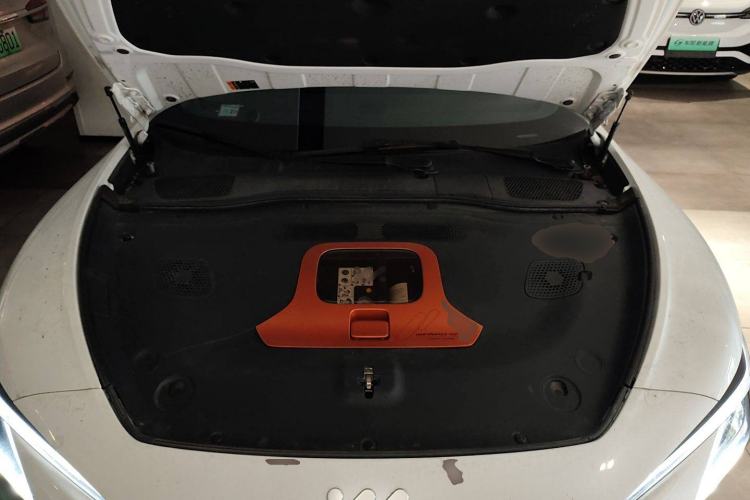 Used IM L7 2022 Dynamic Model Engine Bay