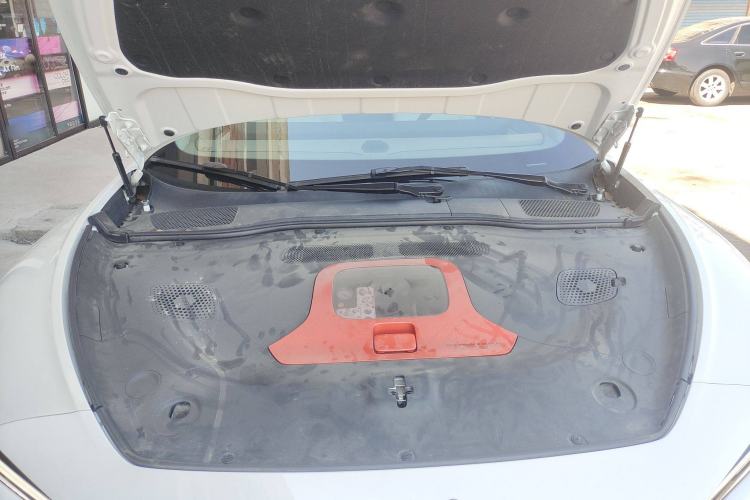 Used IM L7 2022 Dynamic Model Engine Bay