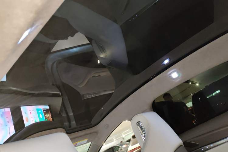 Used IM L7 2022 Pro Model Headliner