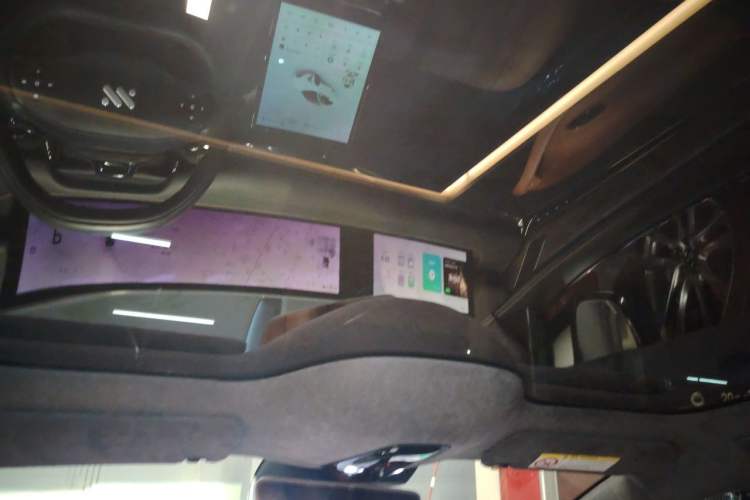 Used IM L7 2022 Dynamic Model Headliner