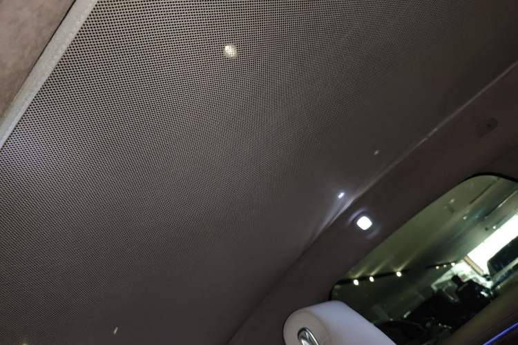 Used IM L7 2022 Dynamic Model Headliner
