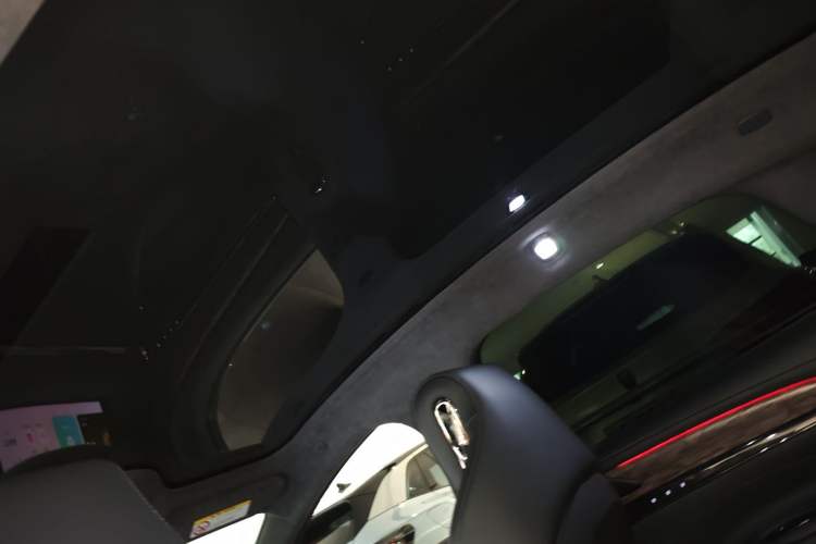 Used IM L7 2022 Dynamic Model Headliner