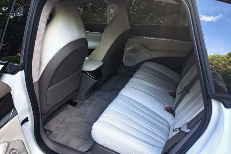 Used IM L7 2022 Dynamic Model Interior 1