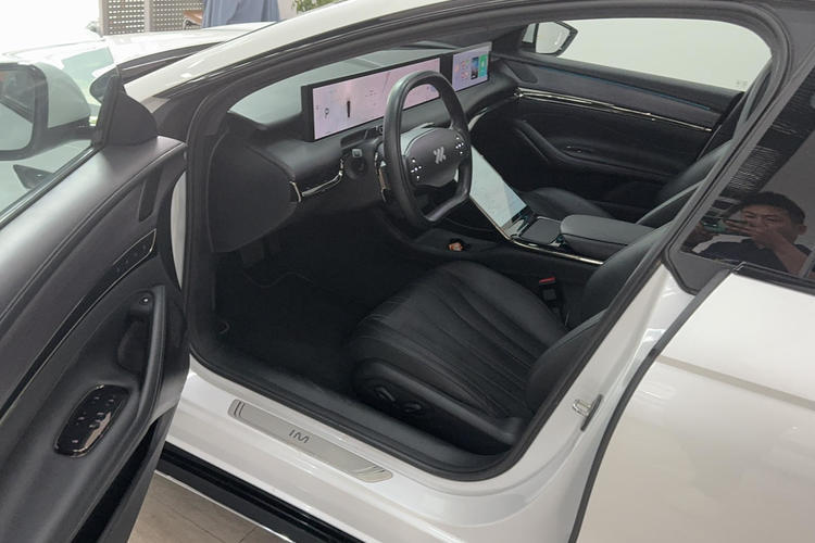 Used IM L7 2022 Pro Model Interior 2