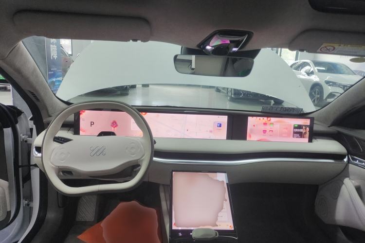 Used IM L7 2022 Dynamic Model Interior 2
