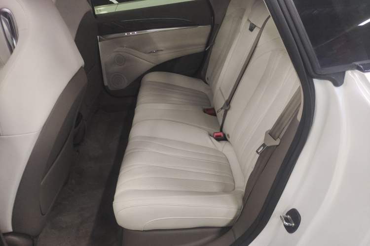 Used IM L7 2022 Dynamic Model Interior 4