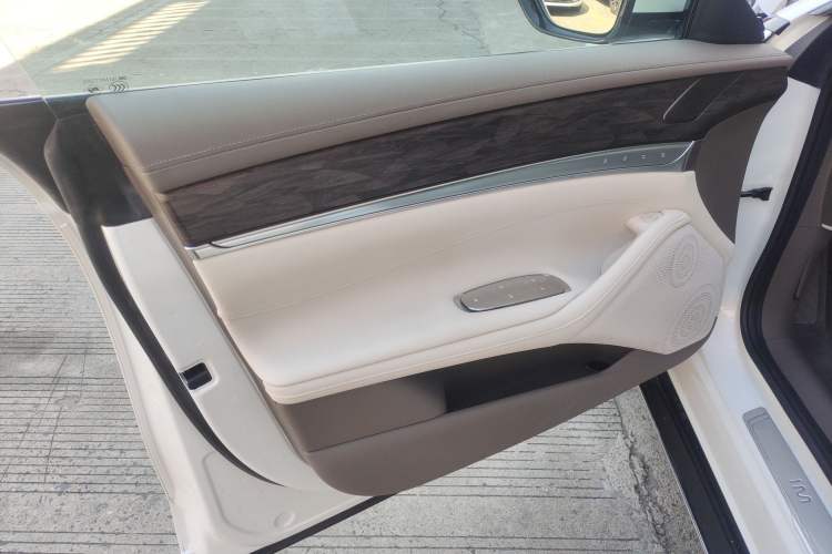 Used IM L7 2022 Dynamic Model Left Front Door Interior
