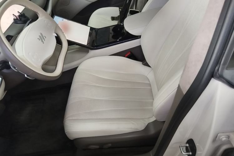 Used IM L7 2022 Pro Model Left Front Seat