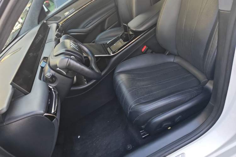 Used IM L7 2022 Dynamic Model Left Front Seat
