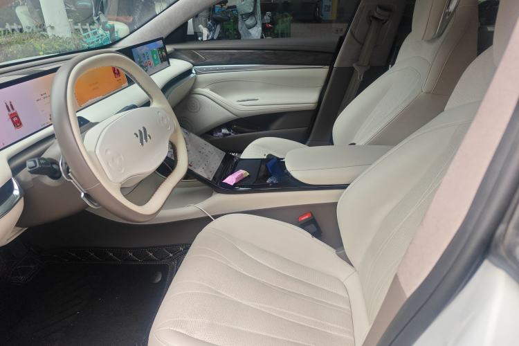 Used IM L7 2022 Dynamic Model Left Front Seat