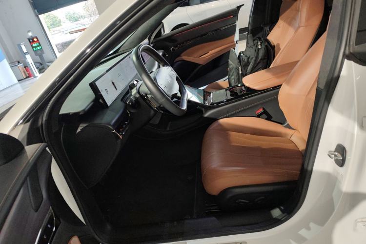Used IM L7 2022 Pro Model Left Front Seat