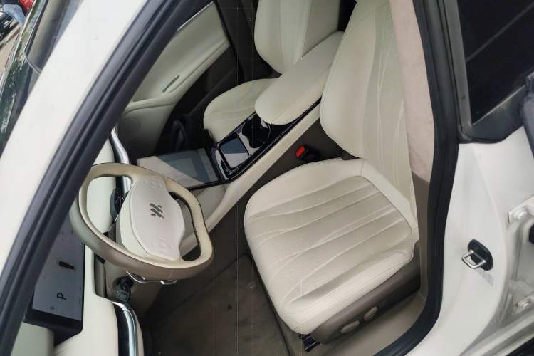 Used IM L7 2022 Dynamic Model Left Front Seat