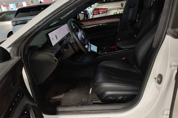Used IM L7 2022 Dynamic Model Left Front Seat
